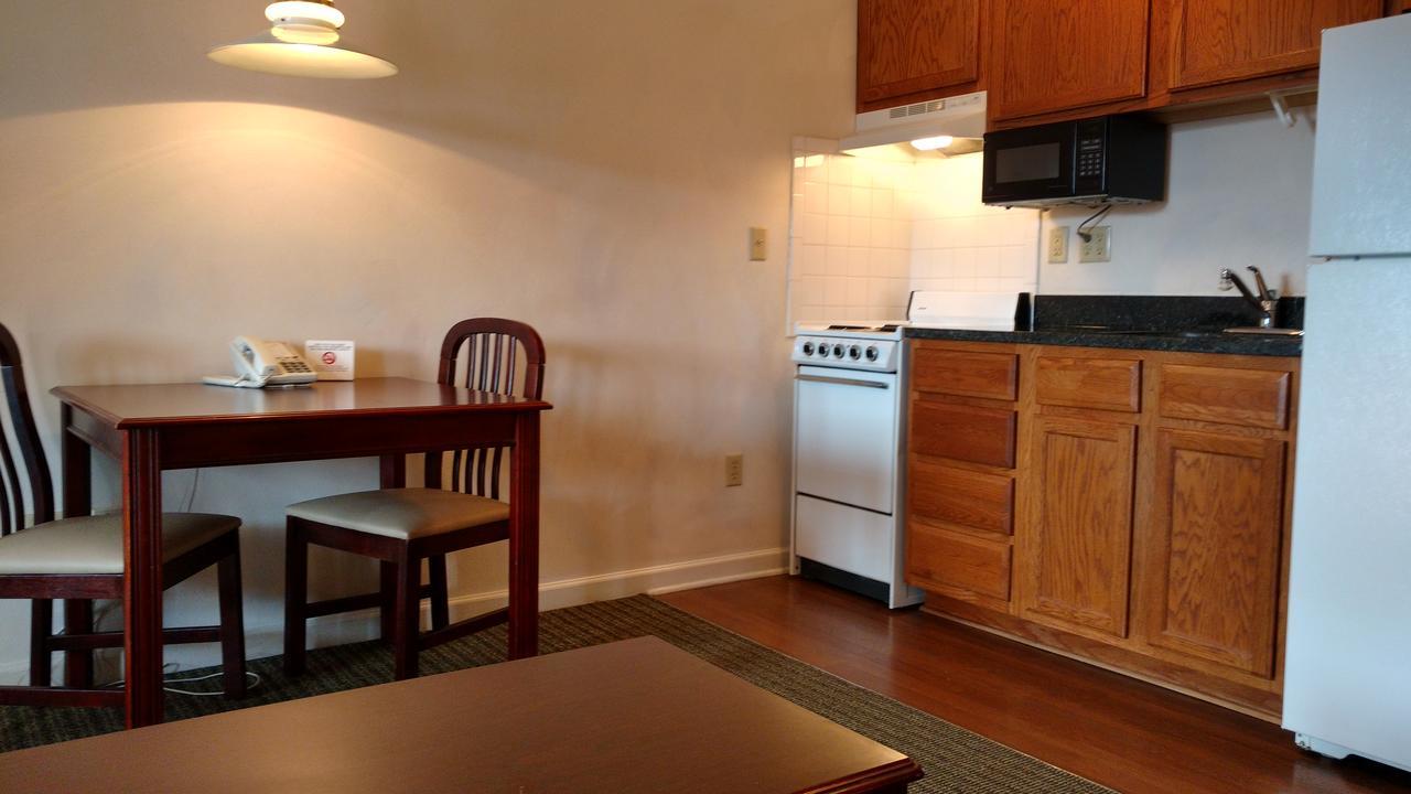 Affordable Suites Charlottesville Esterno foto