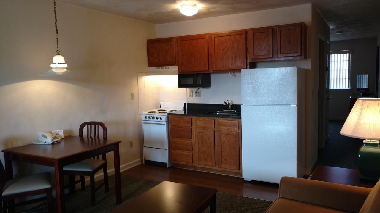 Affordable Suites Charlottesville Esterno foto
