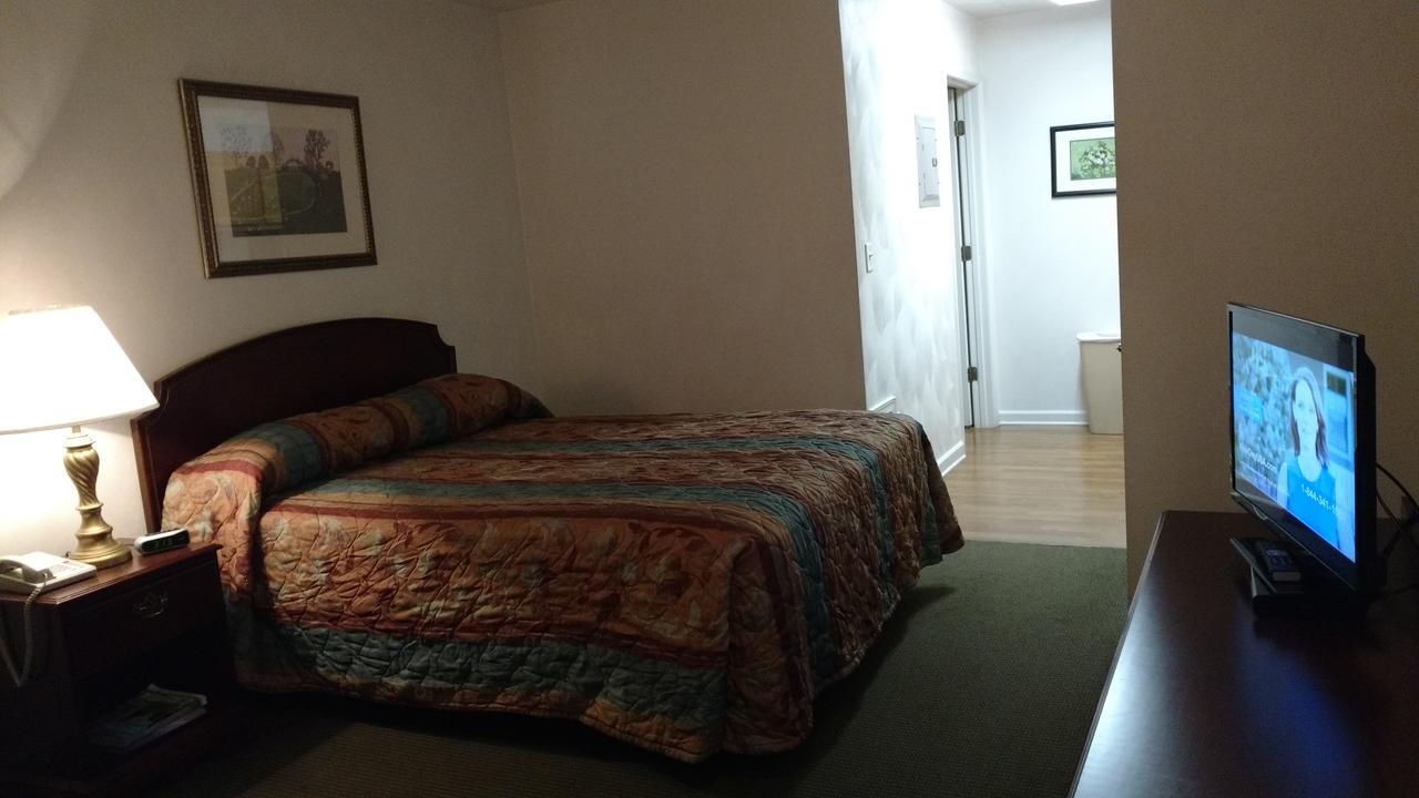 Affordable Suites Charlottesville Esterno foto