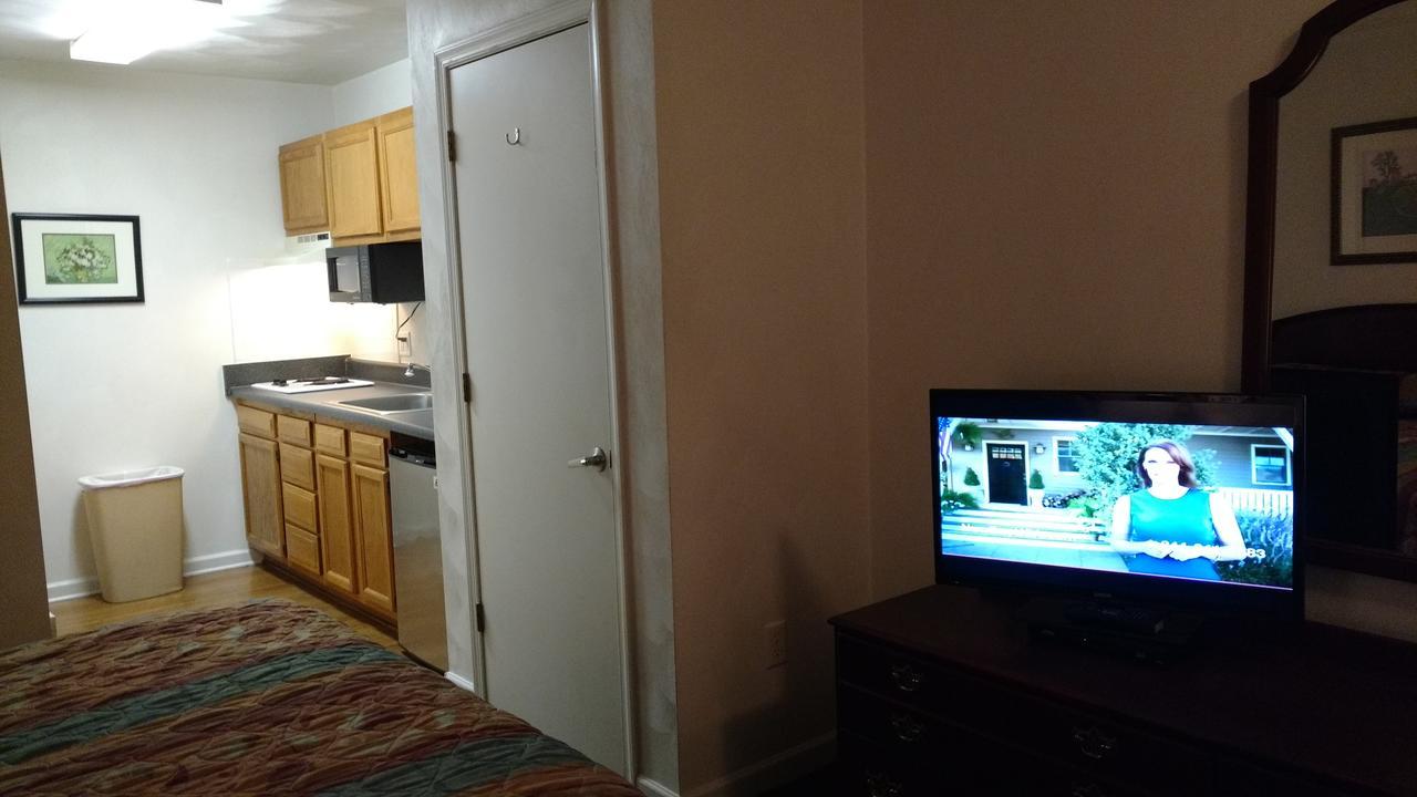 Affordable Suites Charlottesville Esterno foto